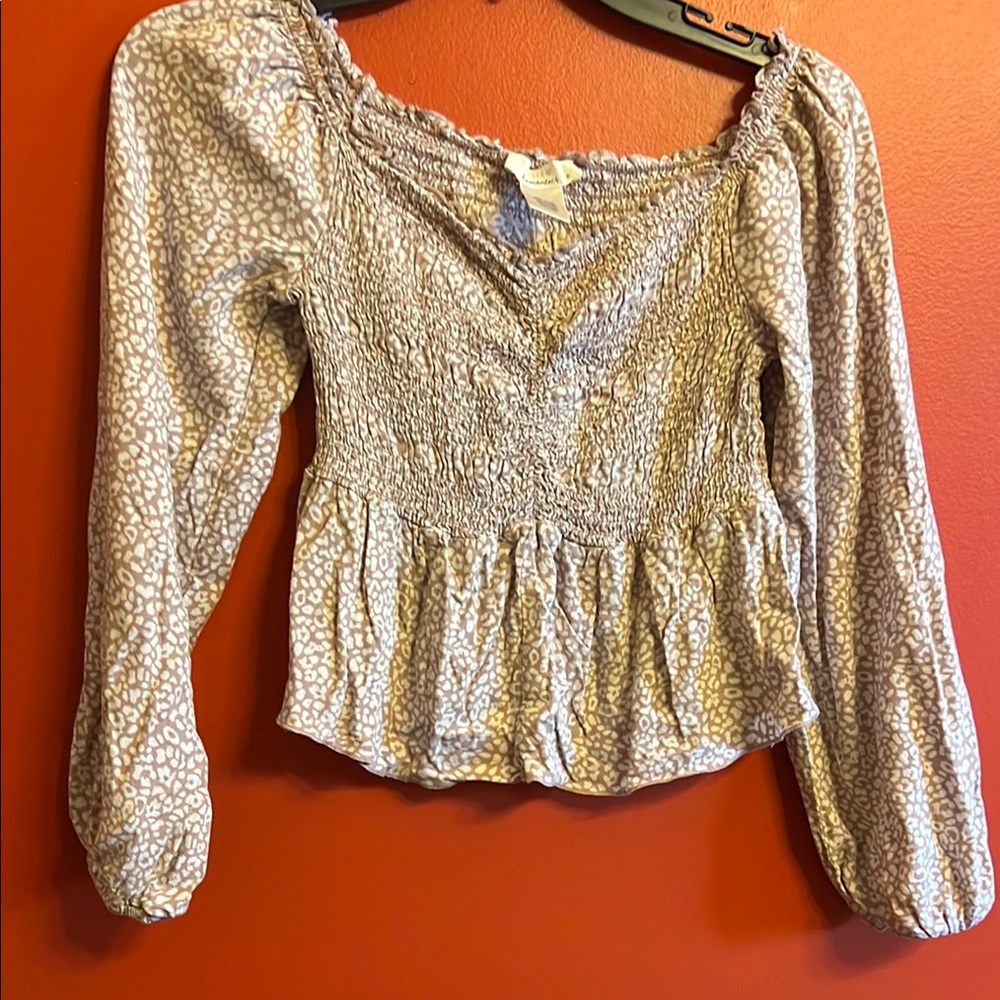 URBAN Romantics Cream Patterned Blouse size M